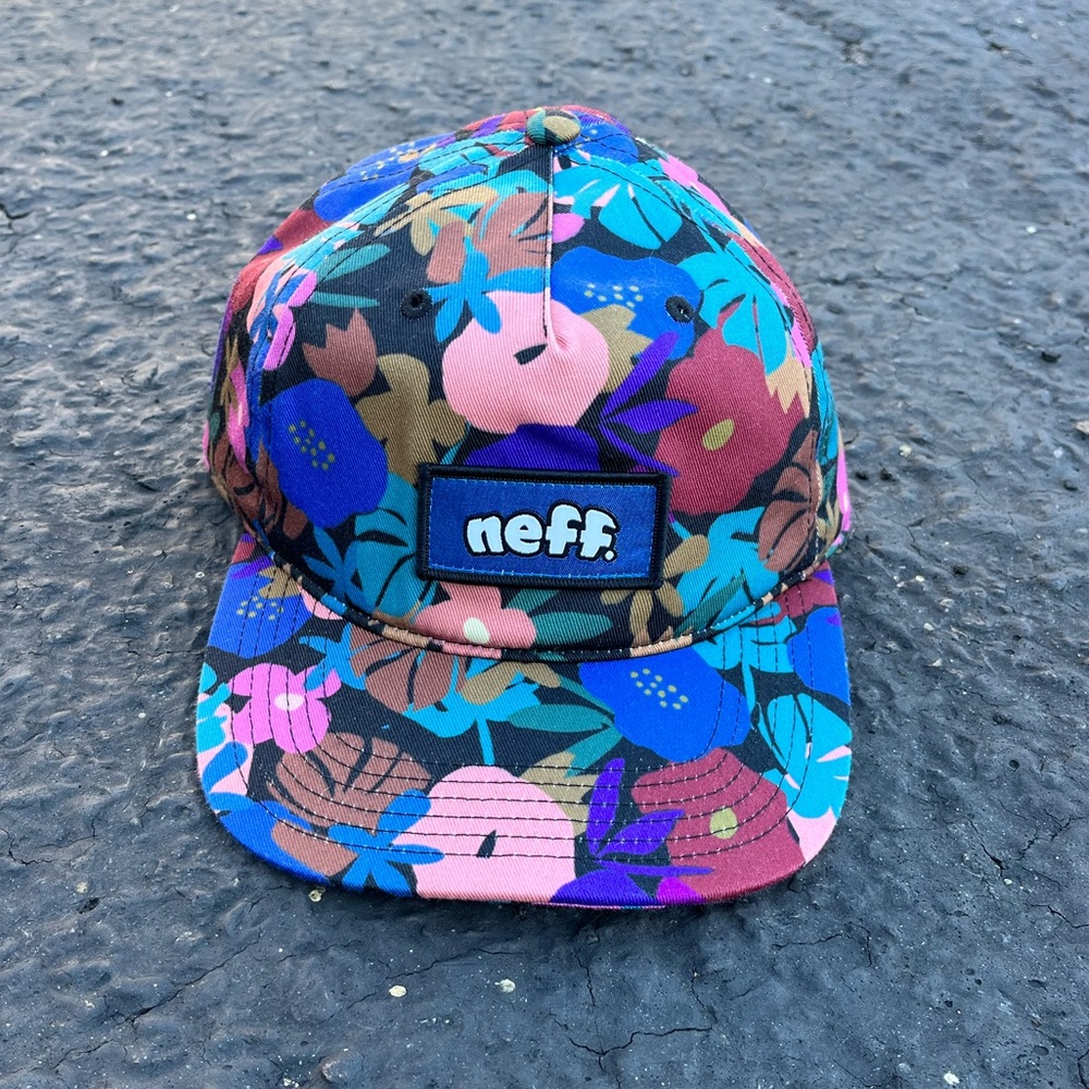 Neff Floral Design Snapback Hat NWT Neff Tropical Floral Design SnapBack Hat